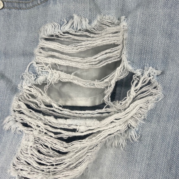 🔥2/$10 |•REFUGE•| Light Wash Distressed Jean Shorts - Picture 2 of 6